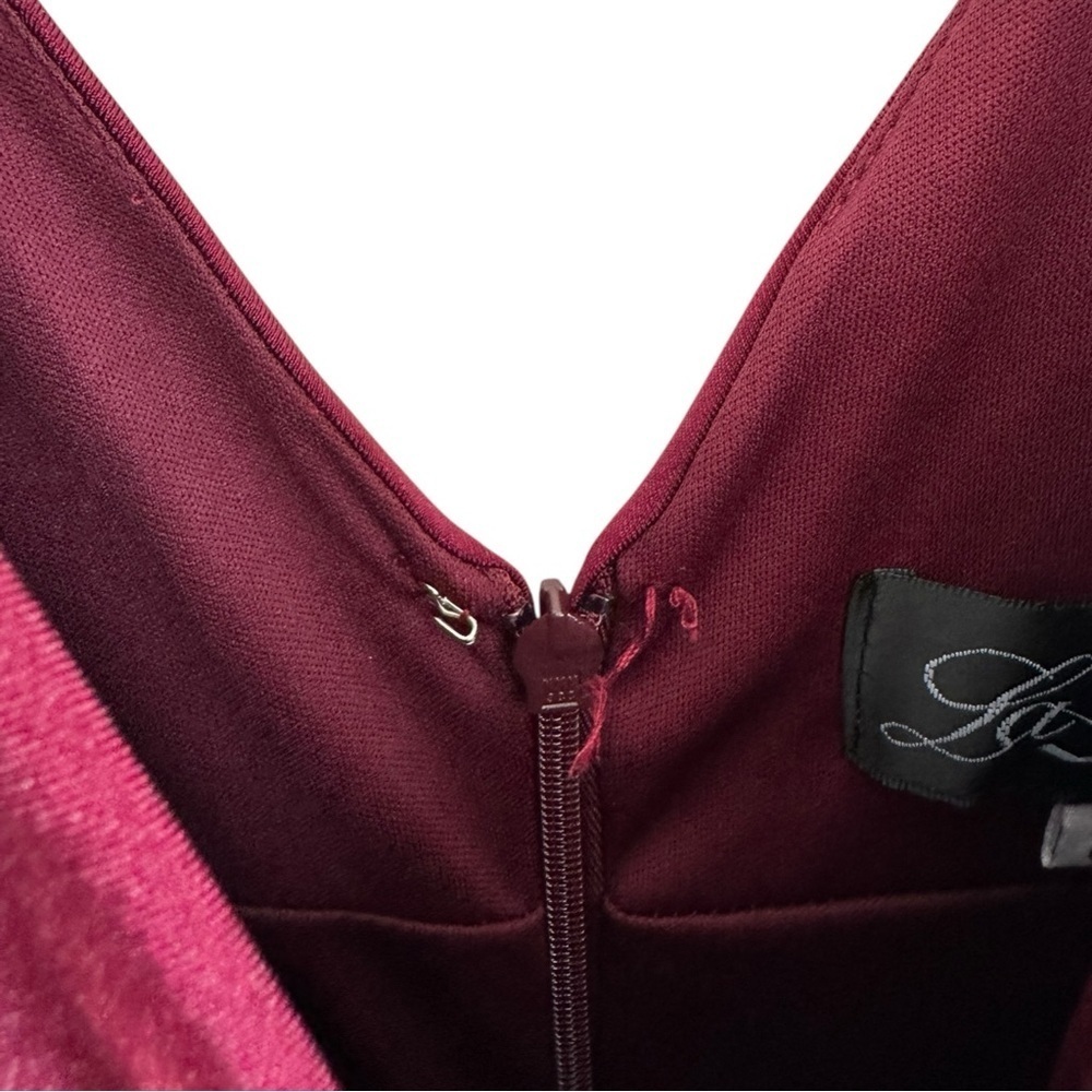 La Femme Plunge Neck‎ A-Line Gown 2 Burgundy 28547 Jersey - Picture 6 of 8